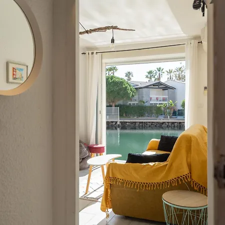 Ideal Couple & Famille, Pied Dans L'eau - Vue - Quartier Calme - Wi- Fi Debit - Parking Gratuit - Climatisation - Netflix - Animeaux Acceptes - Pres Du Port - Cap D'agde * 阿格德