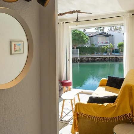 Apartment Ideal Couple & Famille, Pied Dans L'eau - Vue - Quartier Calme - Wi- Fi Debit - Parking Gratuit - Climatisation - Netflix - Animeaux Acceptes - Pres Du Port - Cap D'agde